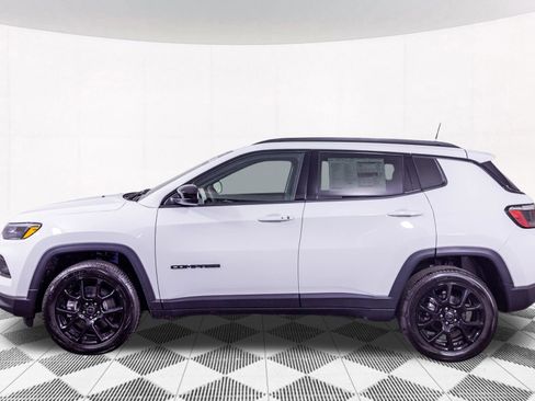 New 2026 Jeep Compass Latitude image 12