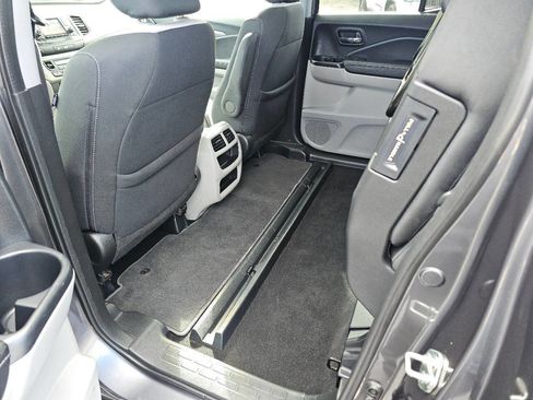 Used 2017 Honda Ridgeline RTS image 36