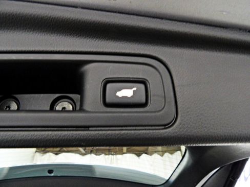 Used 2019 Honda Pilot Touring image 15