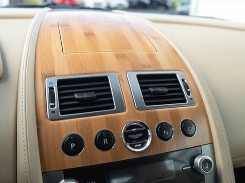 Used 2009 Aston Martin DB9 Volante image 18