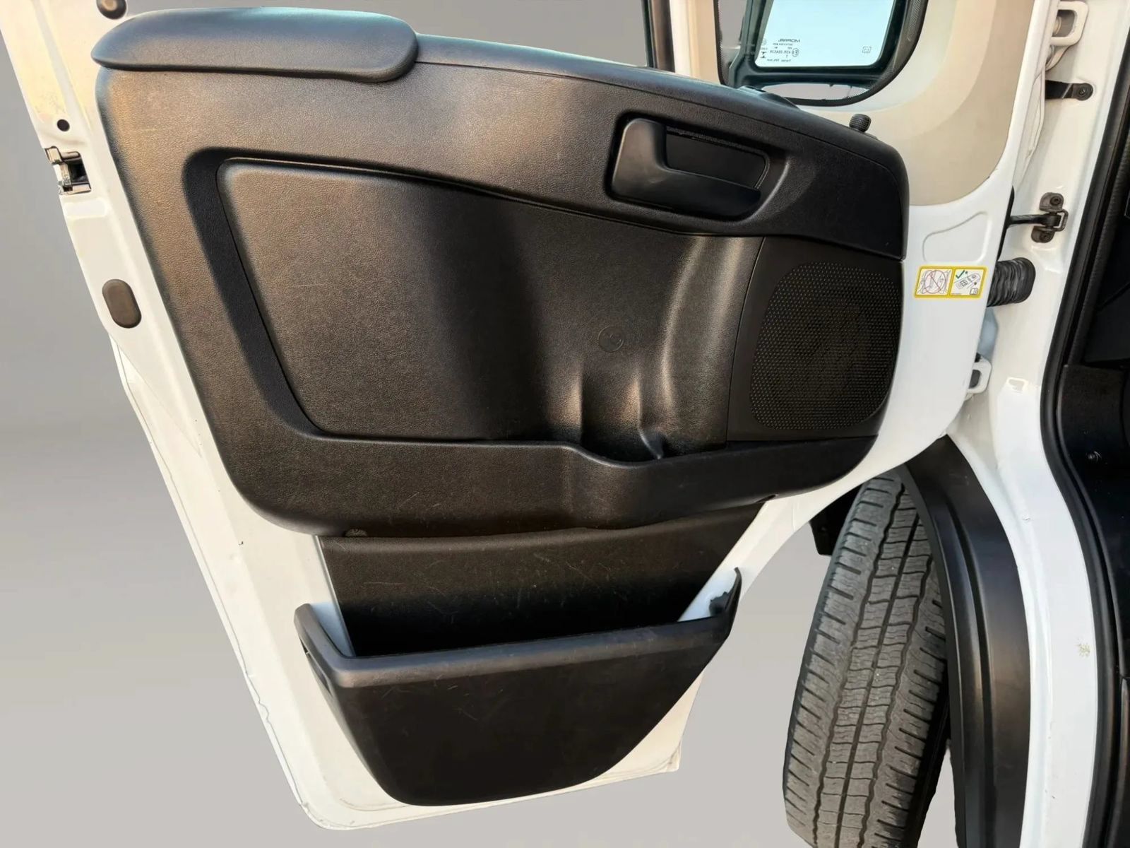 Used 2021 RAM ProMaster 2500 w/ Interior LED Lighting Group FWD image 15