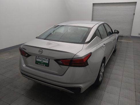 Used 2024 Nissan Altima 2.5 S FWD image 7