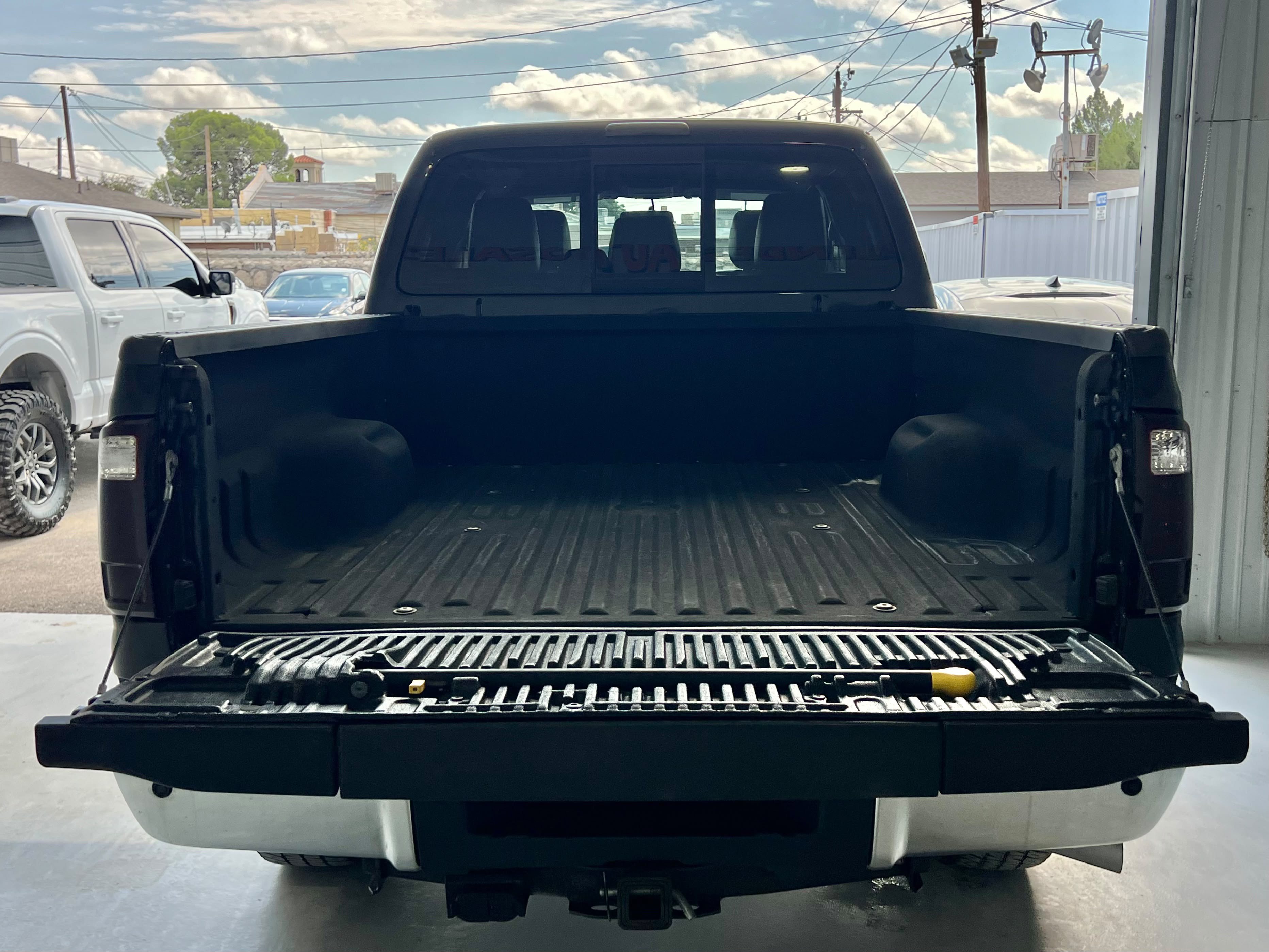 Used 2015 Ford F250 Lariat w/ Lariat Interior Package AWD/4WD image 5