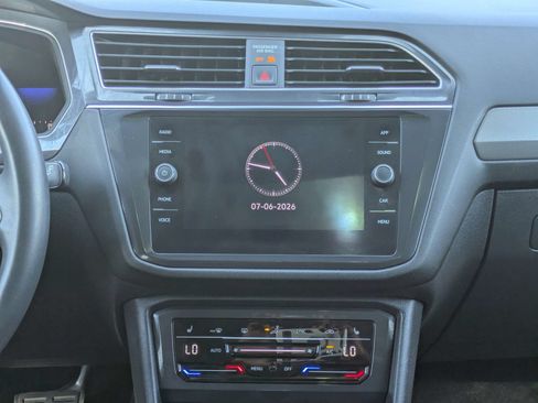 Used 2023 Volkswagen Tiguan SE R-Line FWD image 5