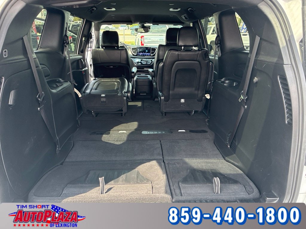 Used 2025 Chrysler Pacifica Select FWD image 20