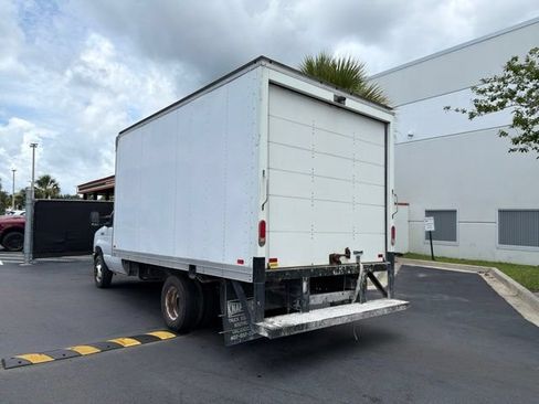 Used 2016 Ford E-350 and Econoline 350 Super Duty RWD image 6