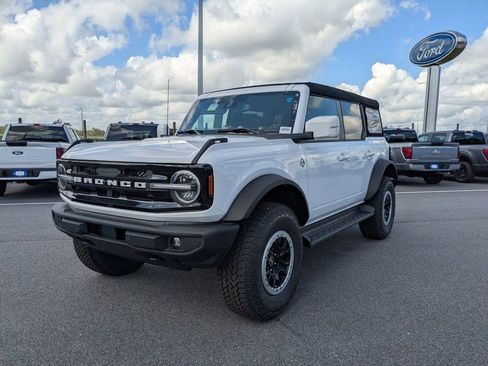 New 2025 Ford Bronco Outer Banks w/ Sasquatch Package image 8