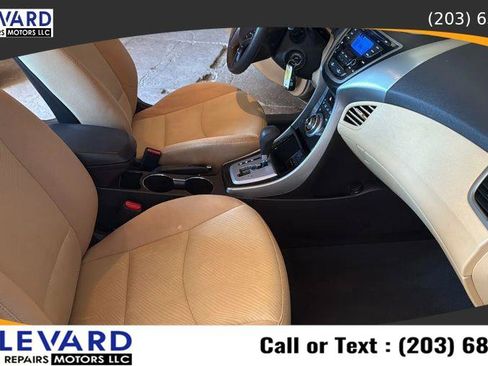 Used 2013 Hyundai Elantra GLS w/ Preferred Pkg FWD image 32