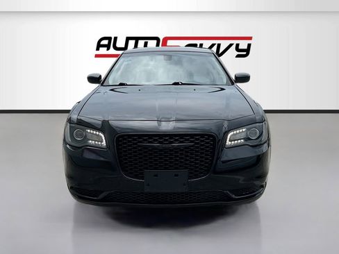 Used 2023 Chrysler 300 Touring w/ Sport Appearance Package RWD image 2