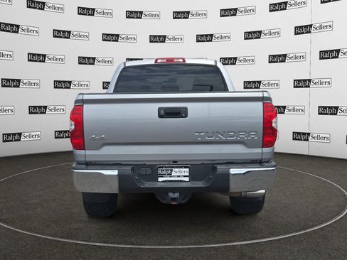 Used 2018 Toyota Tundra SR5 w/ SR5 Upgrade Package AWD/4WD image 4