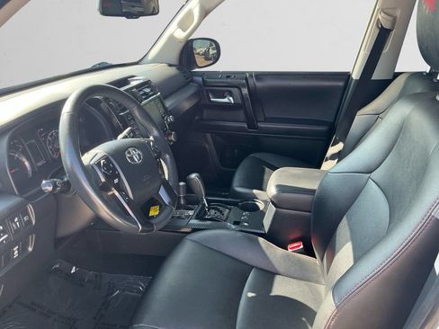 Used 2021 Toyota 4Runner Venture w/ Moonroof Package AWD/4WD image 9