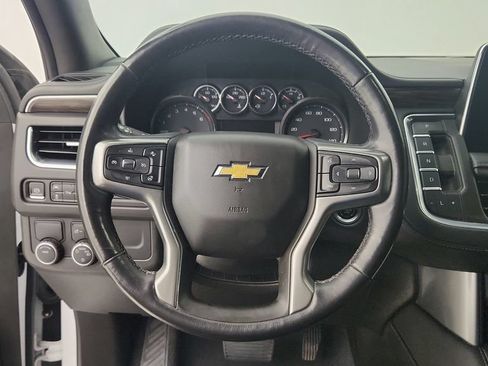 Used 2021 Chevrolet Suburban LT w/ Luxury Package RWD image 17