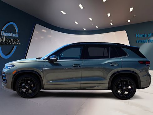 New 2026 Volkswagen Tiguan SE R-Line FWD image 7