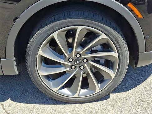 Used 2022 Lincoln Nautilus Reserve w/ Equipment Group 202A AWD/4WD image 8