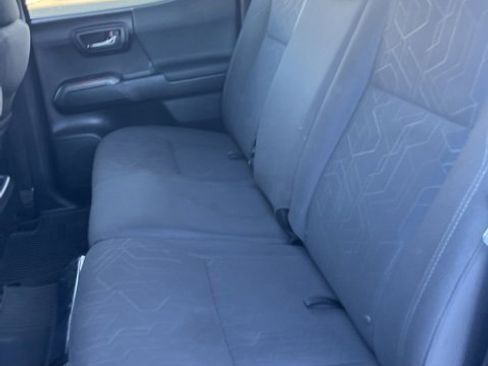 Used 2018 Toyota Tacoma TRD Off-Road image 10