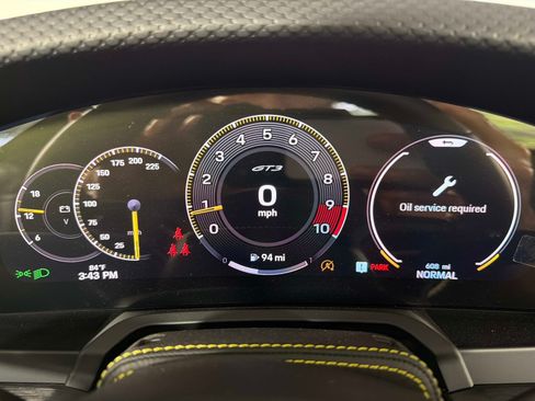 Used 2025 Porsche 911 GT3 RWD image 36