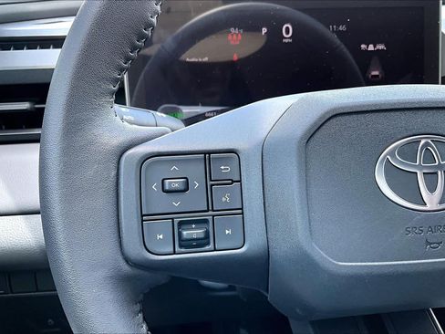 Used 2026 Toyota RAV4 SE FWD image 24