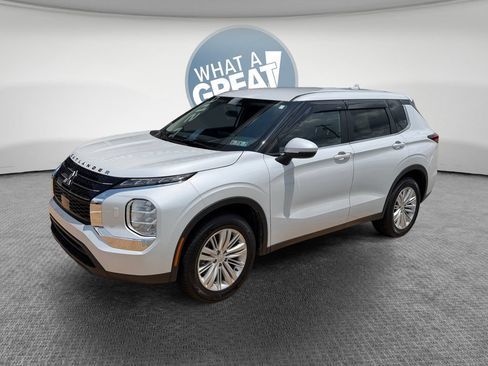 Used 2024 Mitsubishi Outlander ES AWD/4WD image 8
