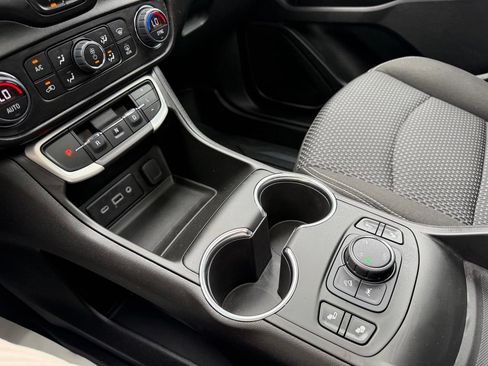 Certified 2022 GMC Terrain SLE w/ Driver Convenience Package AWD/4WD image 29