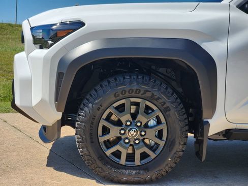 New 2026 Toyota 4Runner SR5 AWD/4WD image 10