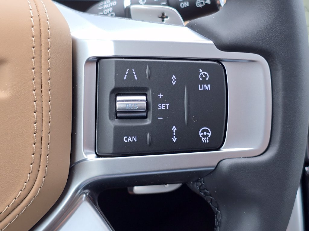 New 2026 Land Rover Discovery Limited Edition AWD/4WD image 28