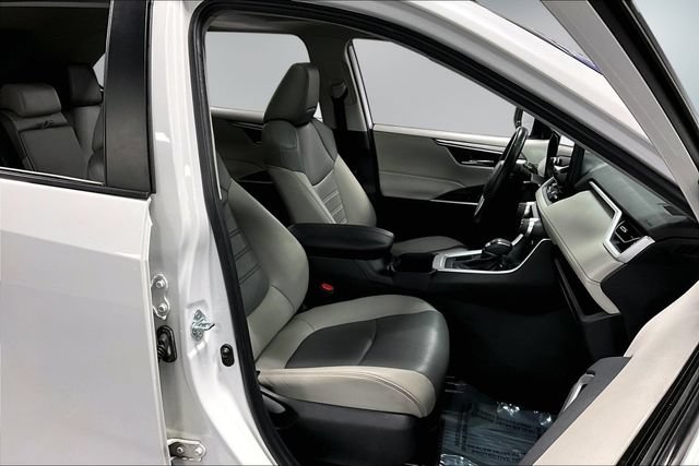 Used 2023 Toyota RAV4 XLE Premium AWD/4WD image 27