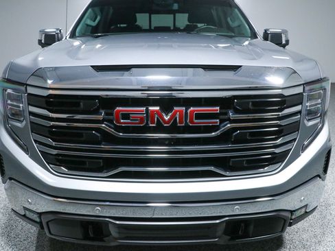Used 2024 GMC Sierra 1500 SLT w/ SLT Premium Plus Package AWD/4WD image 4