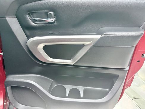 Used 2019 Nissan Titan PRO-4X image 17