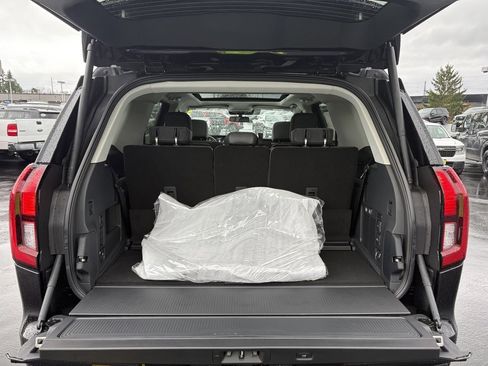 New 2025 Ford Expedition Active image 8