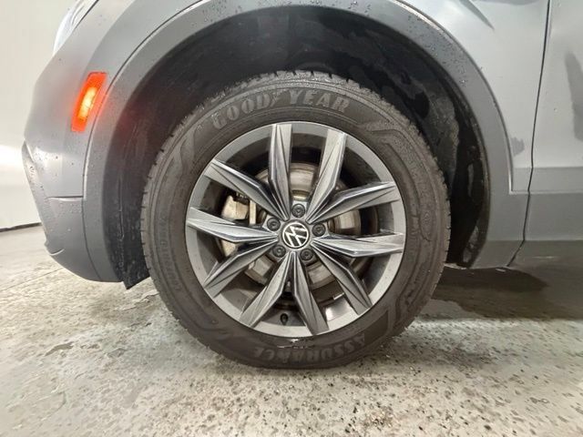 Used 2023 Volkswagen Tiguan SE FWD image 11