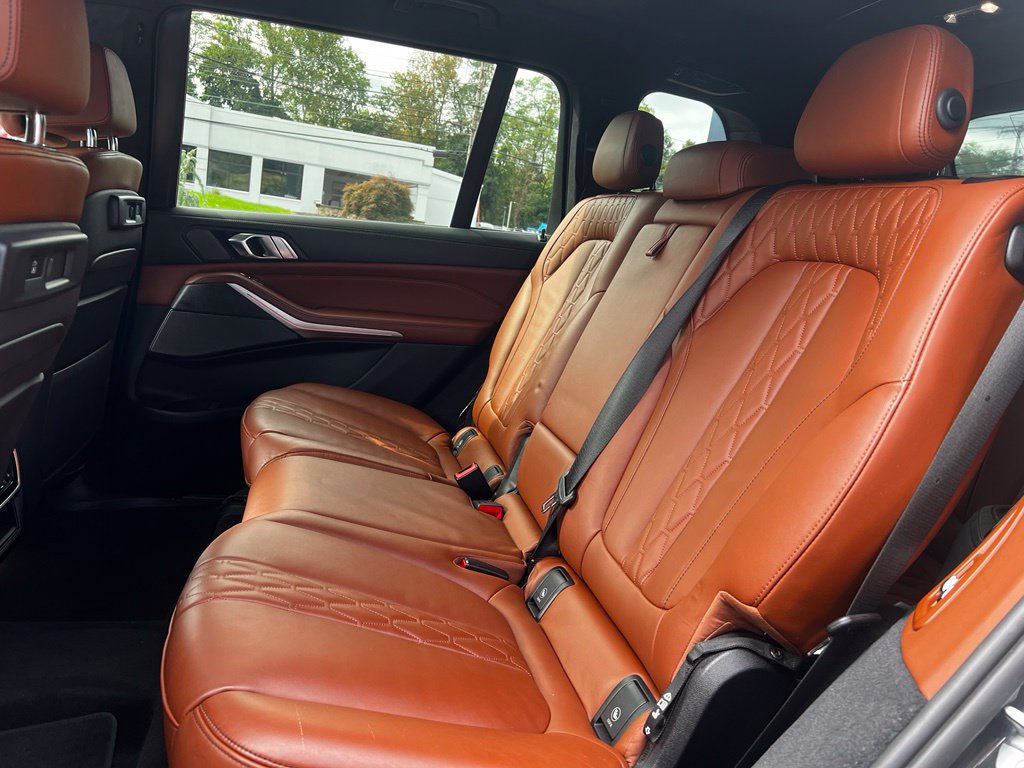 Used 2022 BMW X7 M50i w/ Executive Package AWD/4WD image 14