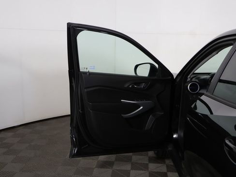 Used 2025 Chevrolet Trax LS w/ LS Convenience Package image 17