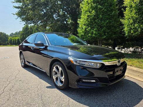 Used 2018 Honda Accord EX image 7