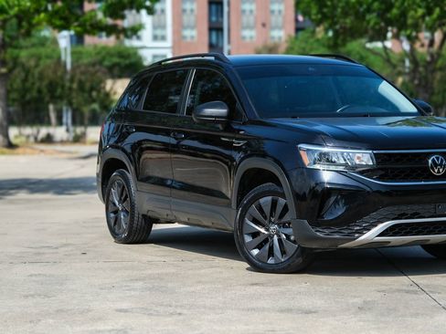 Used 2024 Volkswagen Taos S image 2