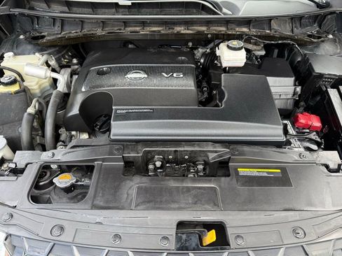 Used 2019 Nissan Murano SV w/ Premium Package image 18