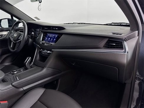 Used 2022 Cadillac XT5 Luxury w/ LPO, ONYX Package image 44