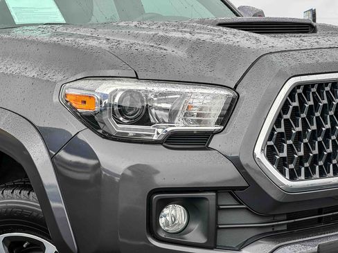 Used 2019 Toyota Tacoma TRD Sport RWD image 4