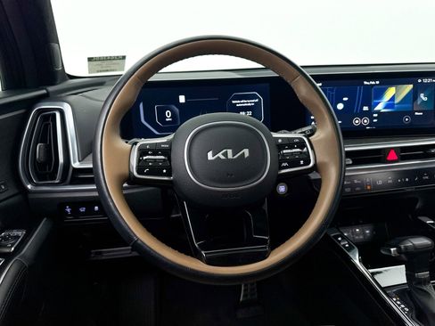 Certified 2024 Kia Sorento SX Prestige w/ Olive Brown Leather Package image 5