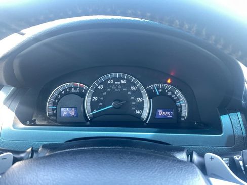 Used 2014 Toyota Camry SE FWD image 25