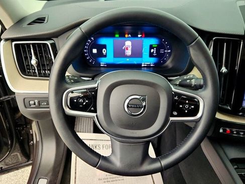 Used 2022 Volvo XC60 T8 Inscription w/ Advanced Package image 14