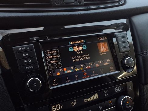 Used 2018 Nissan Rogue SL FWD image 8