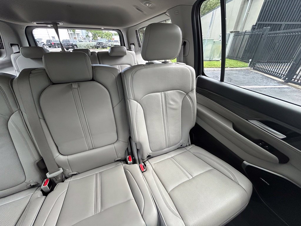 Used 2024 Jeep Wagoneer Series II w/ Flexible Seating Group RWD image 14