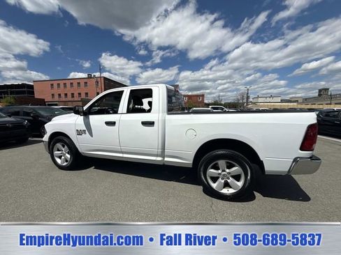 Used 2024 RAM 1500 Classic SLT AWD/4WD image 9