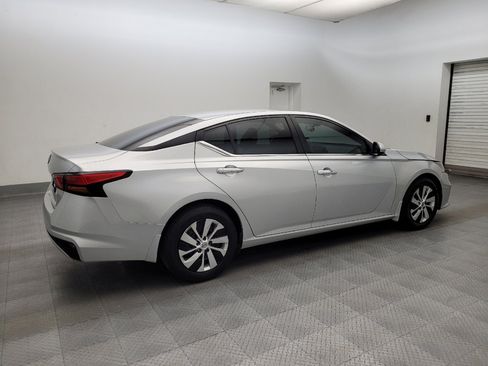 Used 2023 Nissan Altima 2.5 S FWD image 10