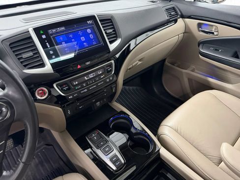 Used 2016 Honda Pilot Touring image 17