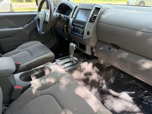 Used 2019 Nissan Frontier SV RWD image 10