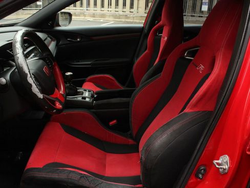 Used 2017 Honda Civic Type R image 16