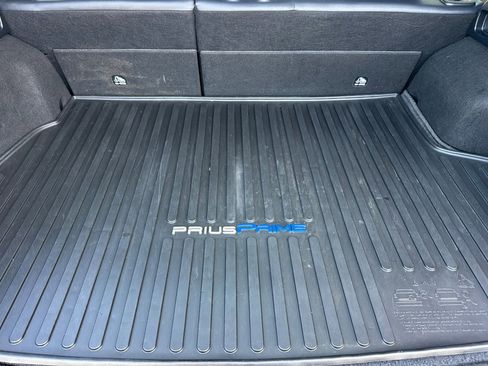 Used 2020 Toyota Prius Prime Limited w/ Carpet Mat Package FWD image 12
