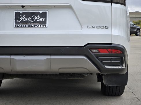 Used 2023 Lexus LX 600 4WD w/ Interior Upgrade Package image 18