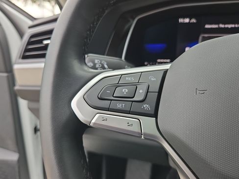 Used 2023 Volkswagen Jetta SE w/ Panoramic Sunroof Package image 18